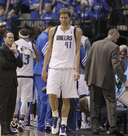 肯·葛瑞菲父子在赛前共同练习，这一幕被摄影师拍下并成为经典海报