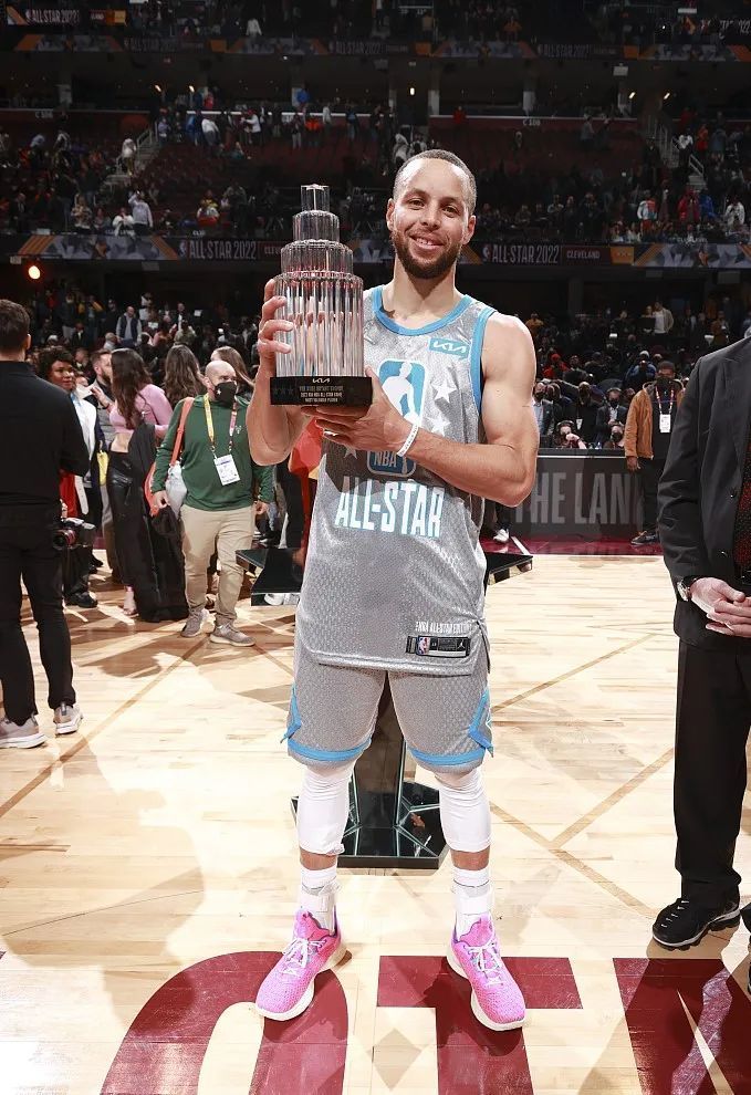 快船111-123尼克斯 球员评价：2人优秀，2人及格，5人崩盘