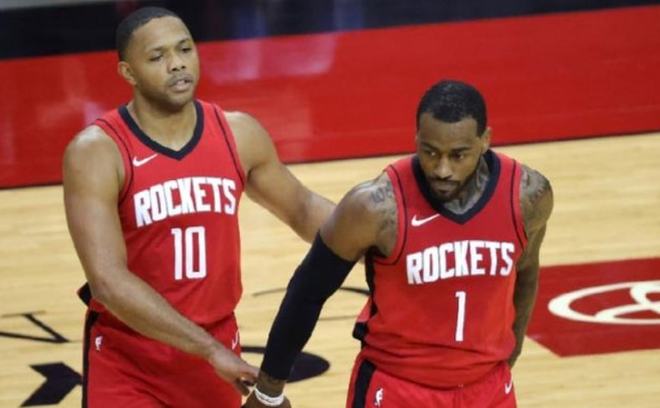 布斯克茨与阿尔巴现身迈阿密网球表演赛，为同胞阿卡助阵