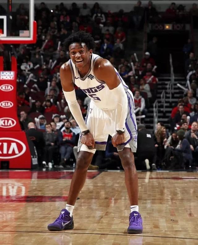 解析亚特兰大勇士队如何通过“长期合同”锁定球员的职业巅峰