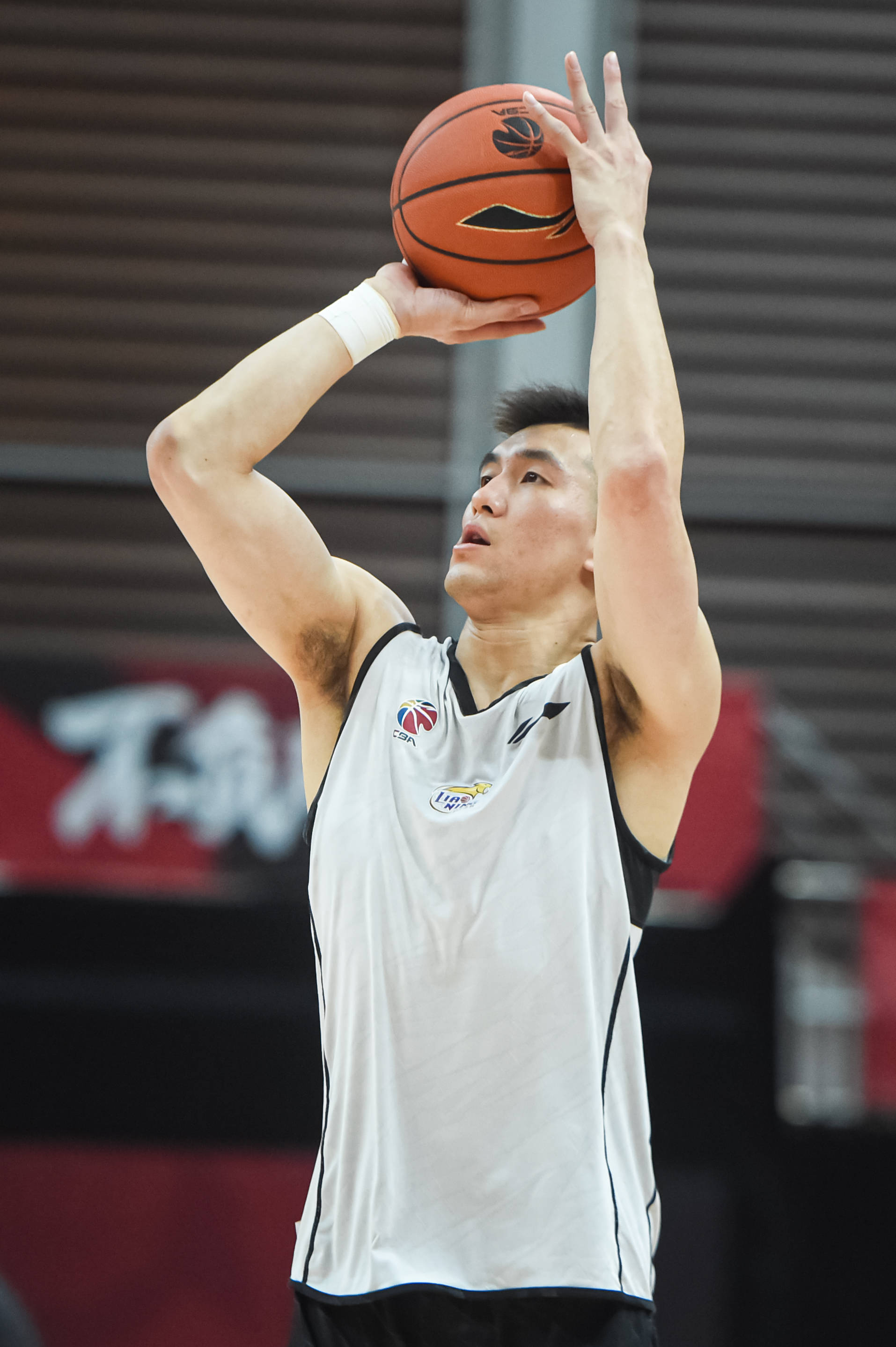 哈登27分快船送鹈鹕十连败 黄蜂负公牛八连败