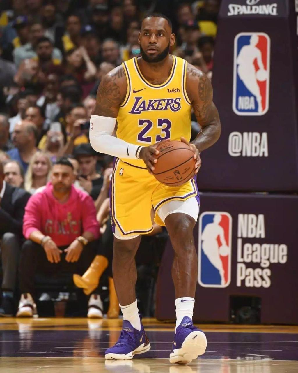 意甲新秀20岁国脚标价高达4000万欧元，国米看中19岁防守型中场大将