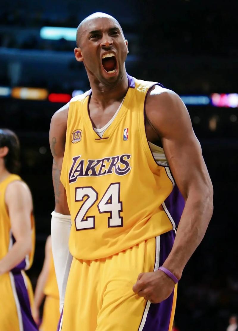 东契奇42分7篮板8助攻4抢断闪耀全场，湖人三连败暴露两大关键短板